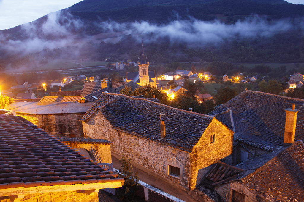 Gite La Cerise Qui Rit La Cresse Habitación foto