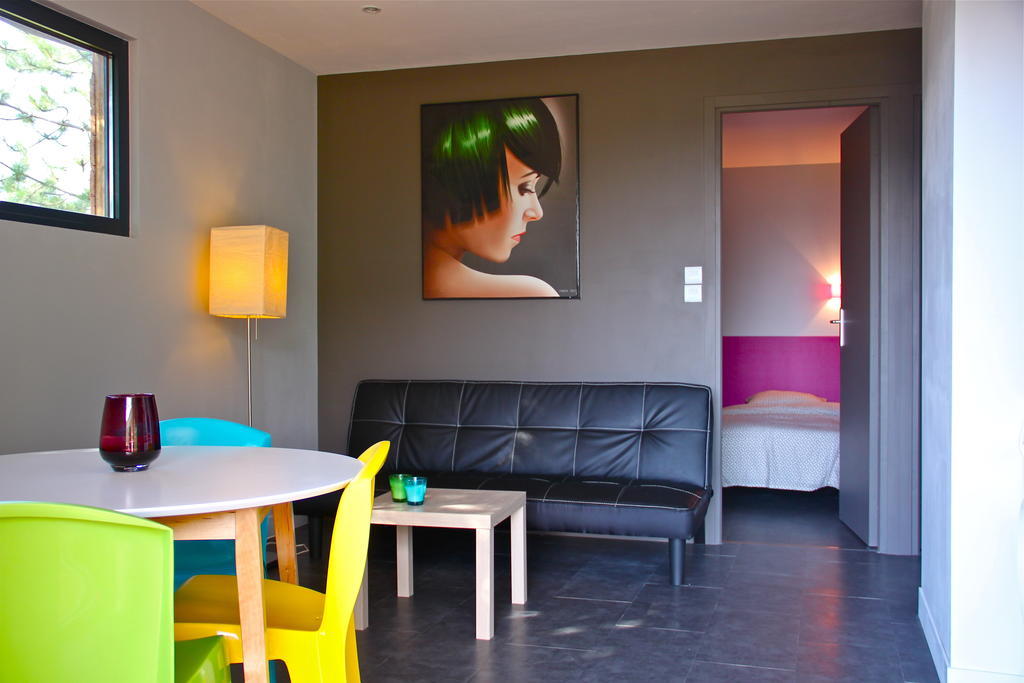 Gite La Cerise Qui Rit La Cresse Habitación foto